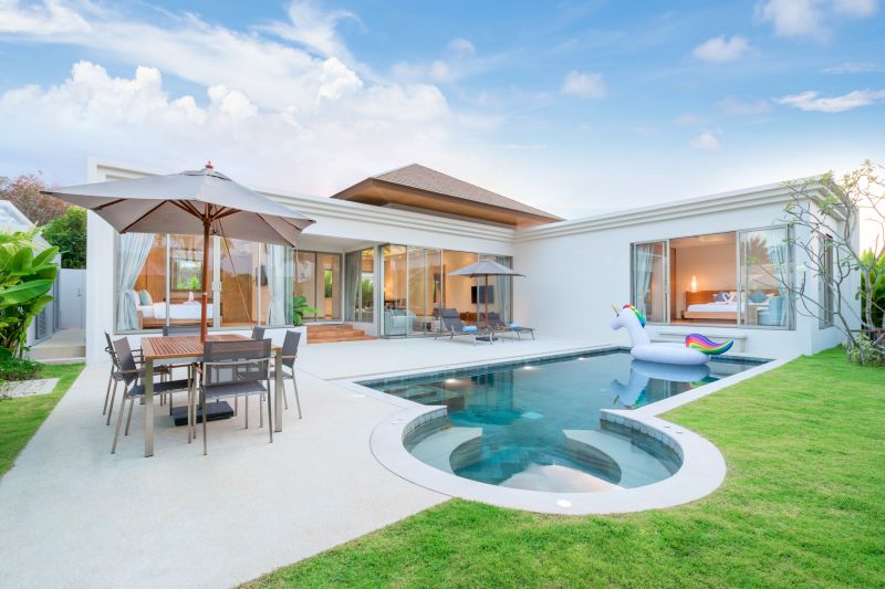 Concrete Pool Deck Cost — Cost of Concrete Pool Deck Service